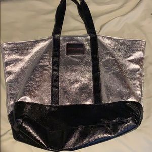 Victoria Secret Pink Tote!🤍